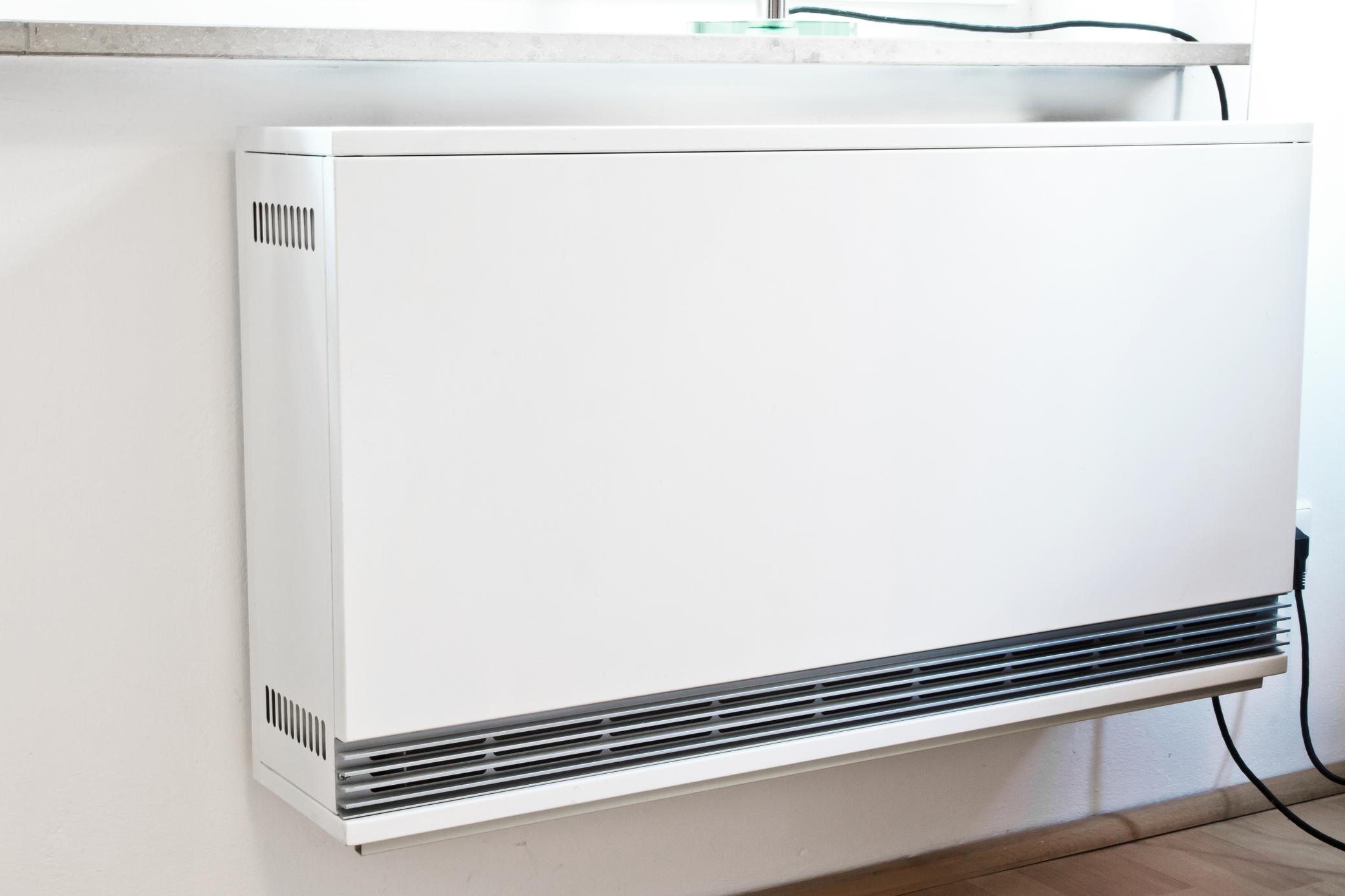 Nachtspeicherheizung in der Wohnung an die Steckdose angeschlossen
